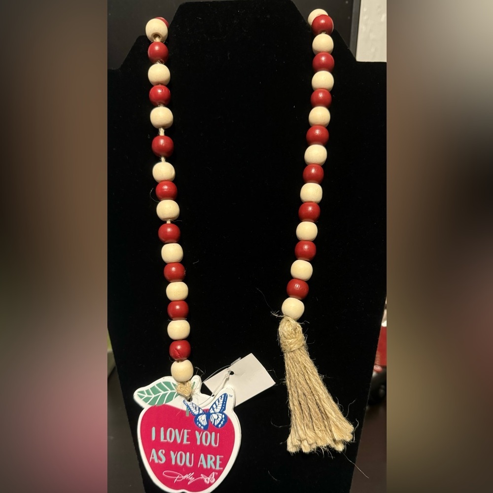 NWT Dolly Parton wooden bead garland apple I love you as you are